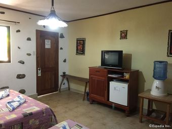 Tiptop Hotel Resto And Delishop