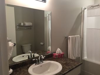 Hotel Sportsman's Inn On The Harbour Front