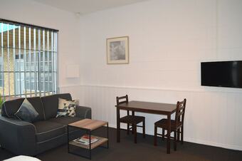 Penguin Seaside Motel