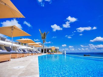 Hotel The Loren At Pink Beach