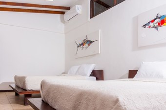 Caf� De Playa Beach Front Hotel