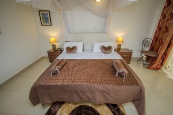 Reinah Tourist Hotel