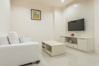 Apartamentos At One Hotel Chiangrai