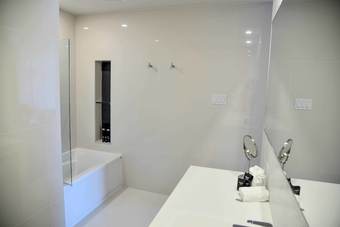 Hotel La Cache Du Lac Champlain By C H�tels