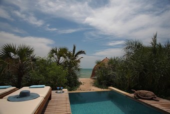 Hotel Azura Benguerra Island