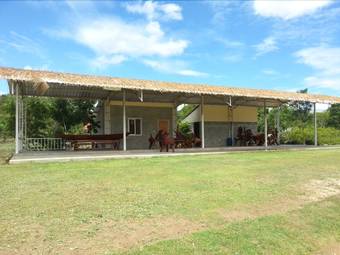 Hotel Suan Phueng Pa Wai Resort