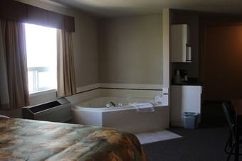 Hotel R & R Wainwright Inn