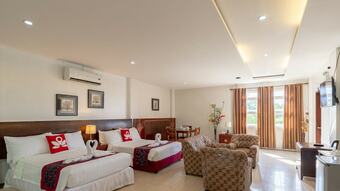 Hotel Marand Highway Resort