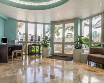 Hotel Comfort Inn & Suites Levittown