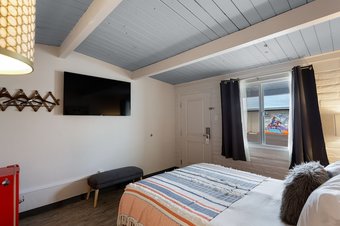 Hotel Mccoy - Art, Coffee, Beer, Wine