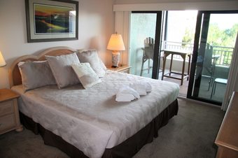 Shorewood Oceanfront - 2 & 3 Bedroom Villas