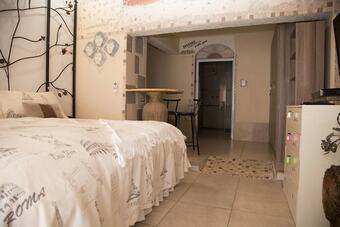 Hotel Xaviera Guest House