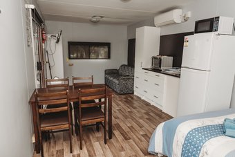 Cabana Pyrenees Holiday And Caravan Park