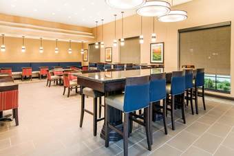 Hotel Comfort Inn & Suites