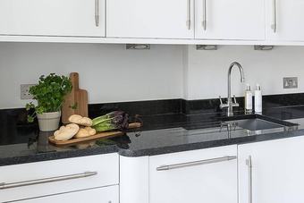 Huge, Regal 2br Apartment Right Next To Harrods!