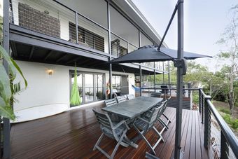 Crusoe's Beach House Ocean Views