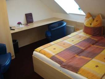 Hostal Hotel Bierst�bl