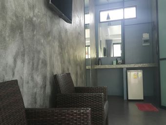 Hotel Baan Chao Mai Beach House