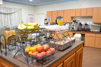 Hotel Captain Inn & Suites