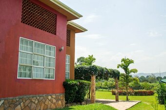 Hotel Kabalega Resort