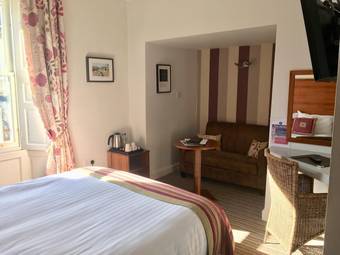 County Hotel Selkirk