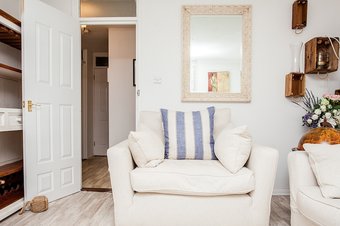 Stunning Spacious South London 1 Bed Apartment With Balcony