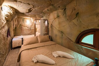 Hotel Alongkorn Farm And Resort