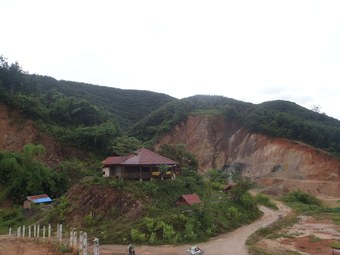 Hotel Chomdoy Bungalow & Restaurant