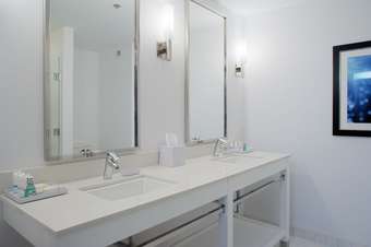 Hotel Four Points By Sheraton Winnipeg South