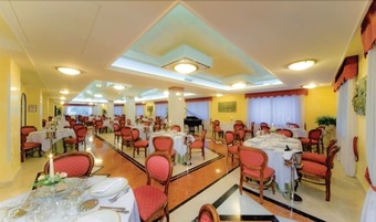 Yellow Park Hotel Restaurant