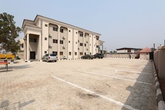 Iyore Grand Hotel & Suites 2
