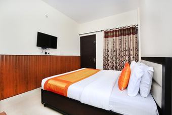 Oyo 10377 Hotel Tango