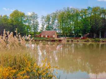 House With 3 Bedrooms In Villentrois-faverolles-en-berry, With Wonderful Lake View, Pool Access And Enclosed Garden