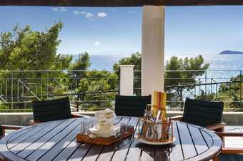 Villa With 4 Bedrooms In Karistos, With Wonderful Sea View, Enclosed Garden And Wifi - 10 M From The Beach