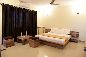 Posada Shesha Kuteera