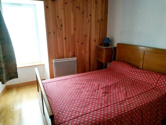 House With 4 Bedrooms In Saint-g�nes-champespe, With Wonderful Lake View And Furnished Terrace - 20 Km From The Slopes