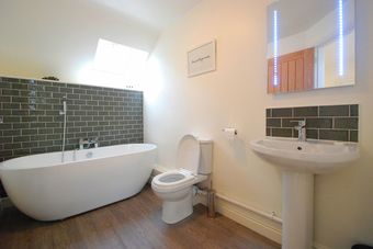 Pipeline Cottage 487857