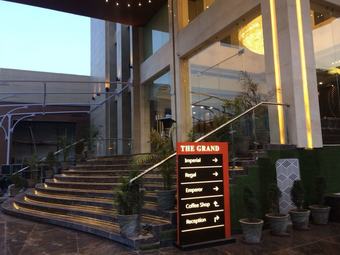 Dng The Grand Hotel