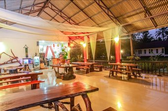 Hotel Thalane Beach Resort And Villas