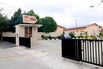 Hotel Reddoorz Plus Near Universitas Sumatera Utara