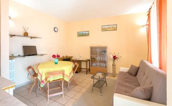 Apartment With 2 Bedrooms In Borgo A Buggiano, With Furnished Terrace And Wifi - 51 Km From The Beach