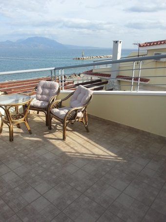 House With 2 Bedrooms In Kiato, With Wonderful Sea View And Terrace - 100 M From The Beach