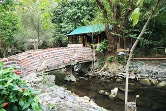 Hotel Long Phuong Homestay
