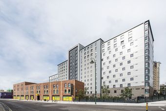 Hostal Crescent Place - Campus Accommodation