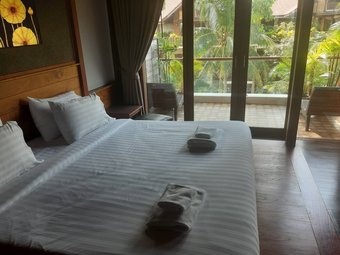 Hotel Khanom Cabana Beach Resort