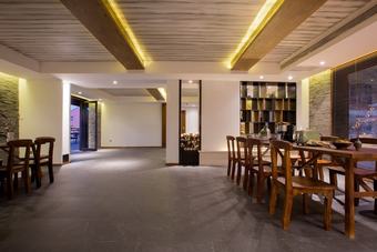 Lugu Lake Er San Hotel