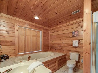 Cabana Picture Perfect 1 Bedroom Home With Hot Tub