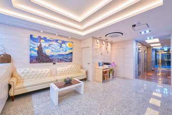 Business Hotel Venture