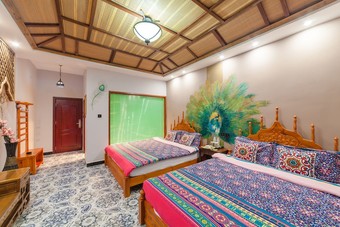 Hotel Dali Love In Clouds Theme Art House