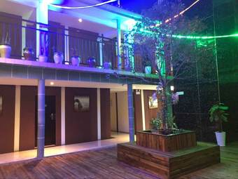 Xiandai Huayuan Hotel